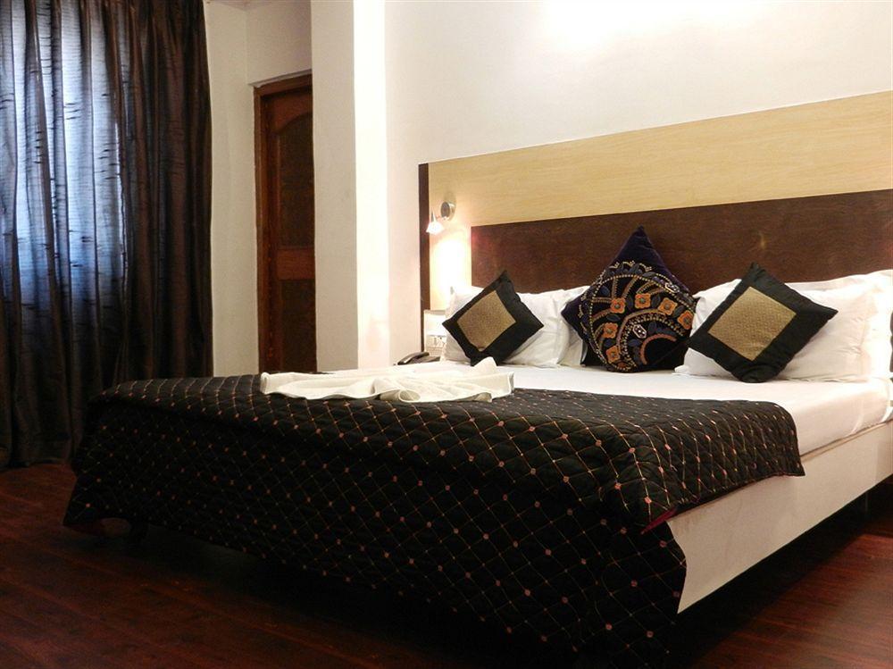 Fabhotel Prime Sarin Inn Heritage バラナシ エクステリア 写真