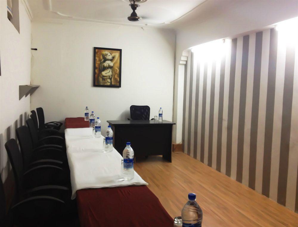 Fabhotel Prime Sarin Inn Heritage バラナシ エクステリア 写真
