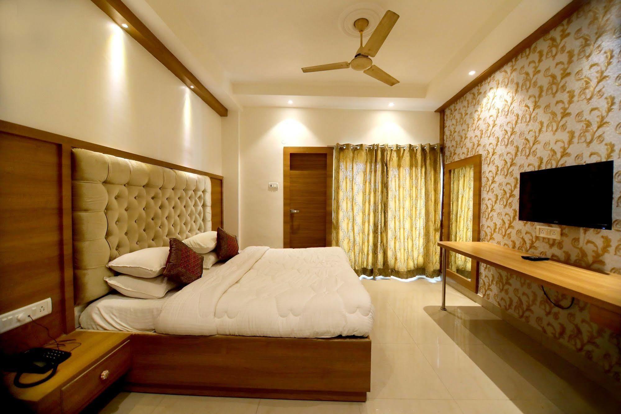 Fabhotel Prime Sarin Inn Heritage バラナシ エクステリア 写真