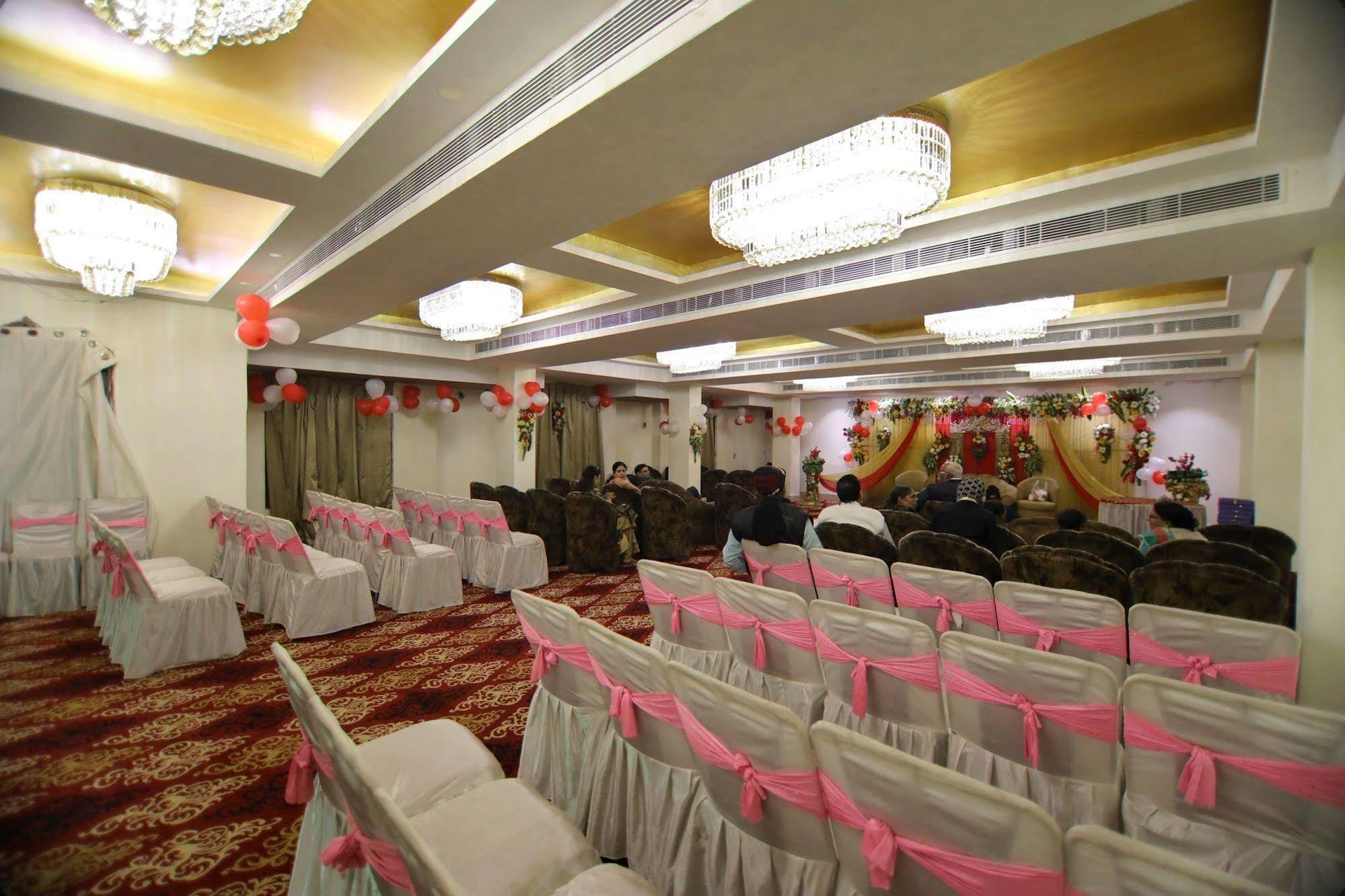 Fabhotel Prime Sarin Inn Heritage バラナシ エクステリア 写真